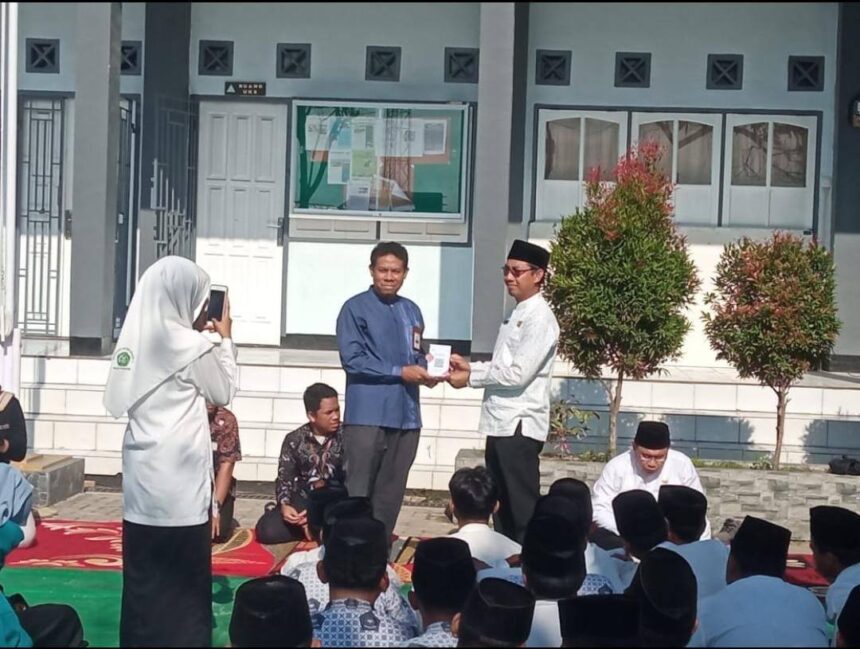 557590545_1098977482431837_5848190930618242974_n Peluncuran Program “Jum’at Berwakaf” Kemenag di MAN 3 Kota Mataram